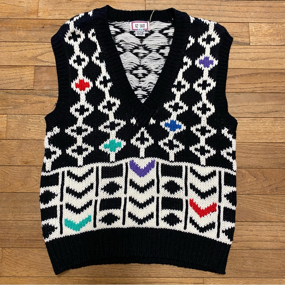 VTG 90’s 62 East Black and White Patterned Geometric Retro Knit Sweater Vest M